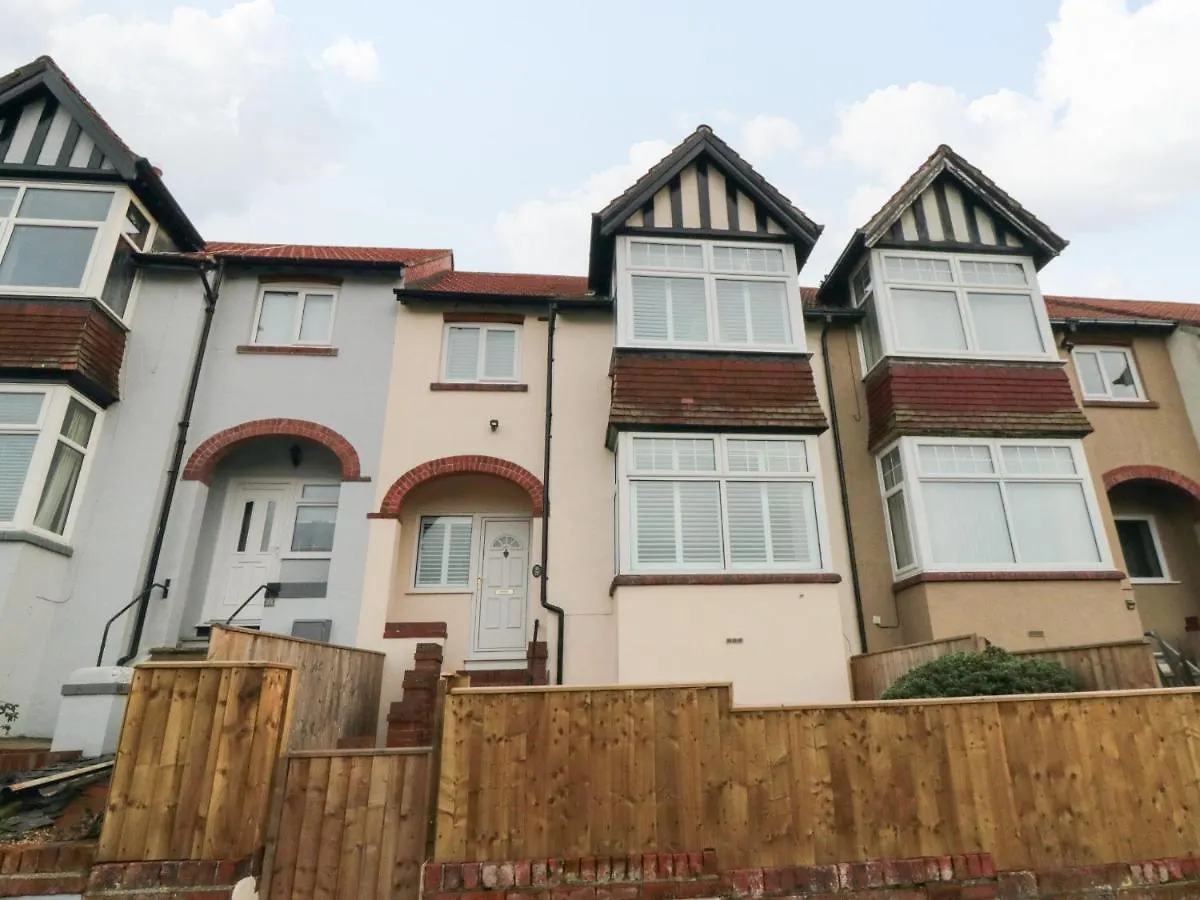 25 Victoria Park Avenue location